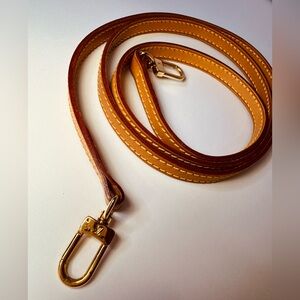 AUTHENTIC LOUIS VUITTON LEATHER STRAP CROSSBODY LENGTH